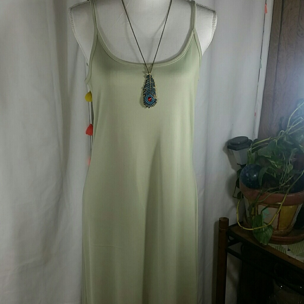 Dress - Picture 2 of 4